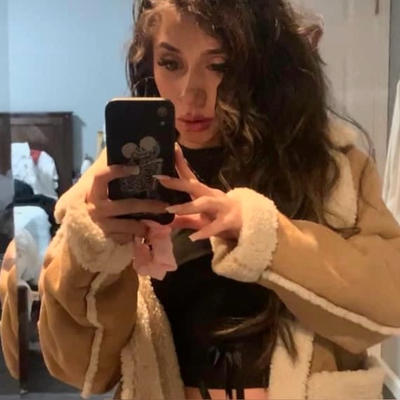 Meet your Posher, Val - Picture 1 of 1